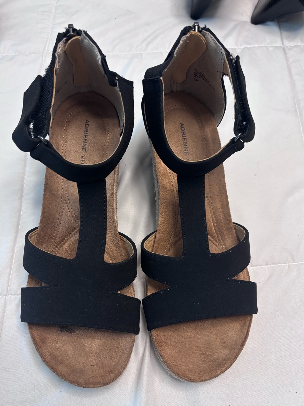 Adrienne Vittadini Black T-Strap Sandals with Tan Footbed